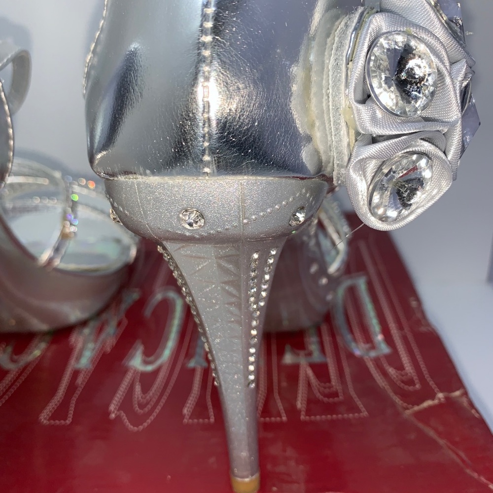 High Heels - Picture 10 of 11